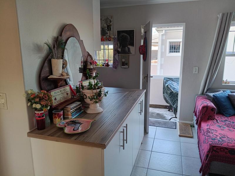 2 Bedroom Property for Sale in Pinelands Western Cape
